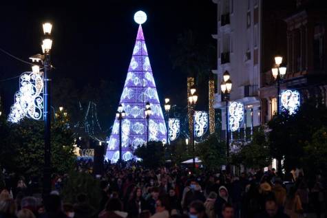 Imágenes de la iluminación navideña en el centro de Sevilla