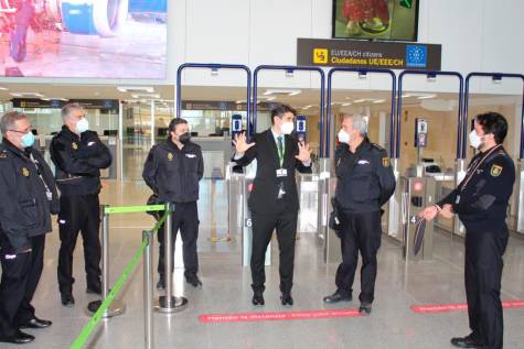 Instalan nuevos filtros de control de pasajeros en el Aeropuerto de Sevilla