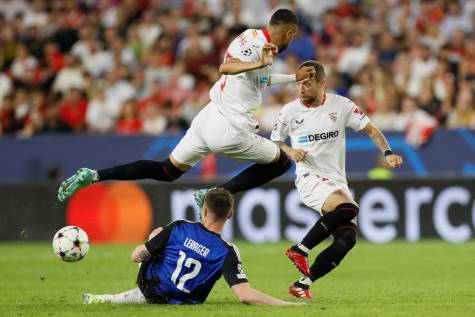 El Sevilla golea, primera victoria en Champions y se garantiza el tercer puesto (3-0)