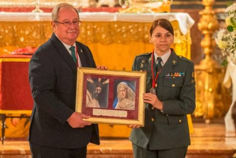 La Virgen de la Palma recibe el fajín de General de la Guardia Civil 