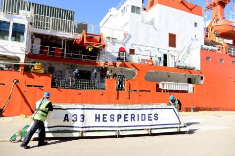 El buque español Hespérides, con el 60% de la tripulación con Covid y un sargento en la UCI