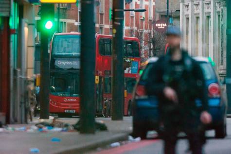 Tres heridos en Londres por un apuñalamiento clasificado como «ataque terrorista»