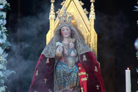 Emotiva e íntima Función Religiosa para honrar a la Virgen de Valme en el día de su festividad 