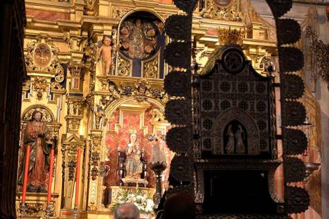 Santa Ana procesionó en el interior de Santa María Magdalena con motivo de su festividad