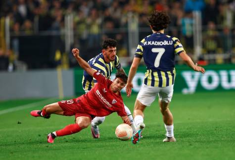 El Sevilla pasa a cuartos tras resistir el asedio del Fenerbahçe (1-0)