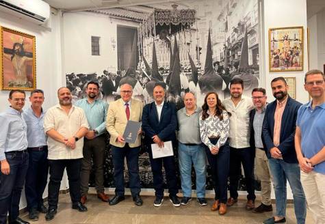 La Exaltación firma contrato con la Banda del Rosario de Cádiz 
