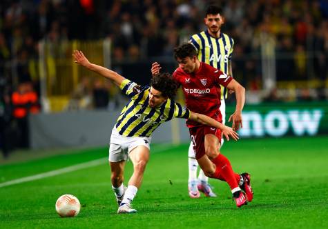 El Sevilla pasa a cuartos tras resistir el asedio del Fenerbahçe (1-0)