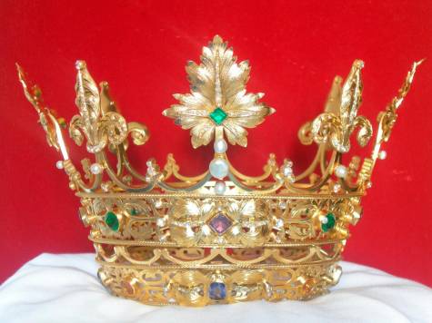Restaurada la corona de la Hiniesta Gloriosa 