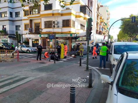 Un tráiler sin control arrolla a 7 coches y 3 motos en la Avenida Cruz del Campo