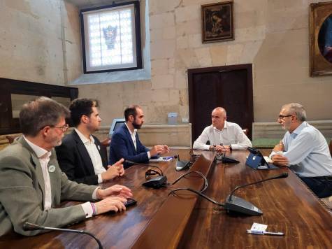 Muñoz reivindica con Sevilla Quiere Metro la financiación europea para las líneas 2 y 3