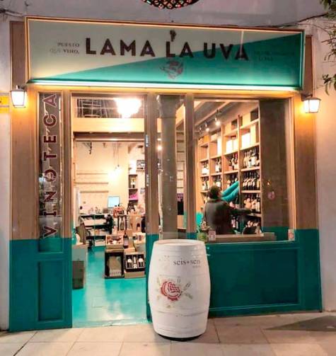 Lama La uva, la tienda de vinos de Sevilla