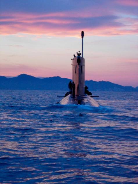 Un submarino de la Armada atraca en Almería y se podrá visitar