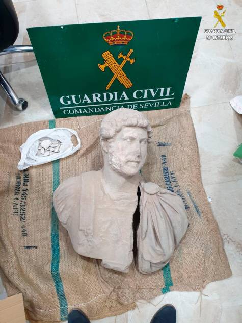 Recuperan en Écija un busto único en el mundo del Emperador Adriano