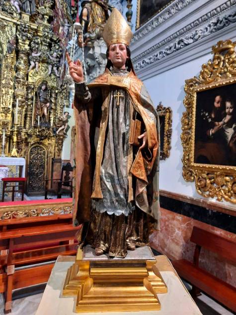 San Isidoro recibe restauradas las tallas de los primeros obispos de Sevilla 