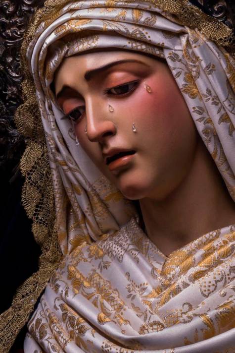 Juan Manuel Miñarro dona su Virgen del Amor a la Sagrada Lanzada 