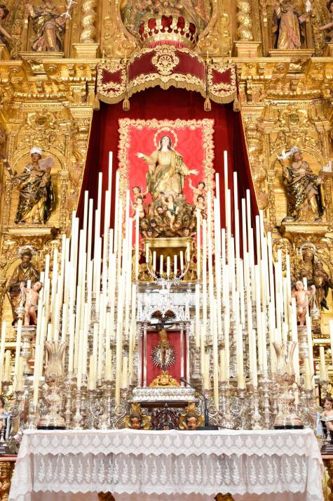 Poema sinfónico y veneración de los fieles para un 15 de agosto sin procesión de la Asunción de Cantillana