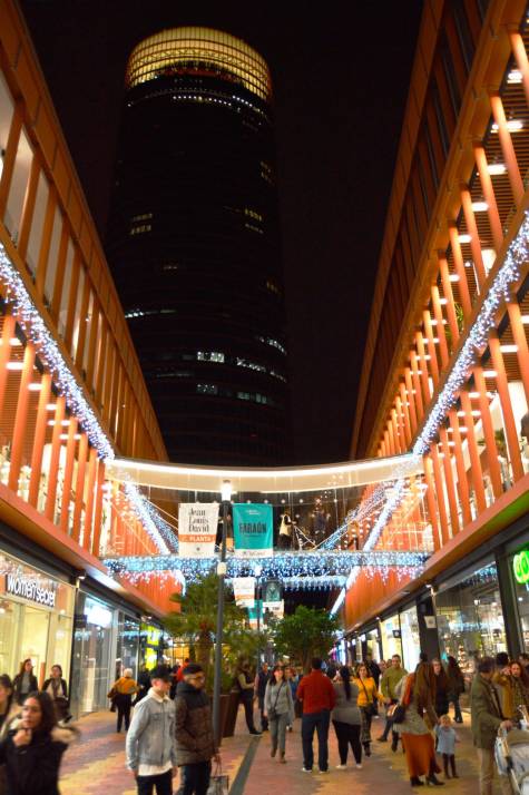 Un mercado navideño y actividades gratuitas llegan al centro Comercial Torre Sevilla