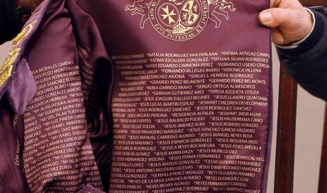 Todos los detalles de la ‘túnica de los devotos’ del Gran Poder