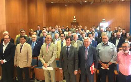 Patronal, sindicatos y asociaciones se unen en demanda de los proyectos «estratégicos» para Sevilla
