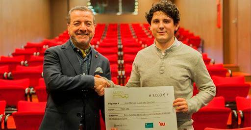 Beca de estudios de 3.000 euros para un joven músico en Sevilla