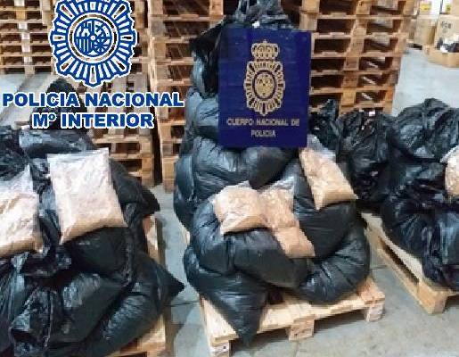 Más de 20 detenidos tras intervenirse 15,7 toneladas de tabaco ilegal