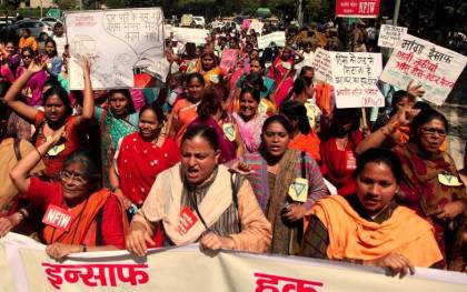 Imagen de archivo de una protesta en contra de la violencia de género en Nueva Delhi. / EFE