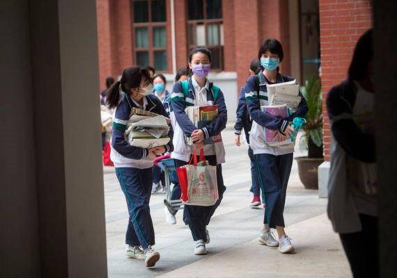 Vuelta a clases en China tras de diez días sin muertes por coronavirus
