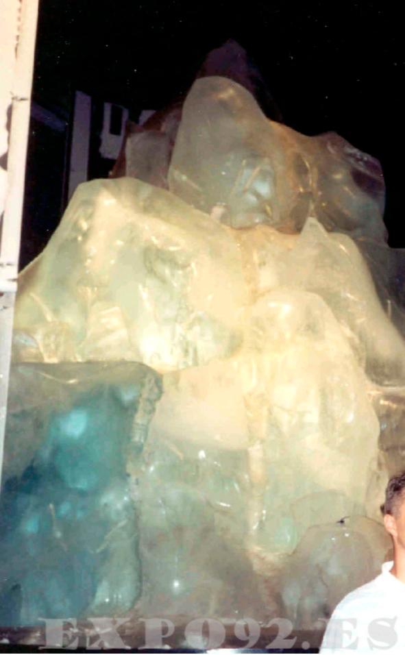Iceberg Expo 92. 30 años después, la materia como artefacto y clase magistral de Cendrine Bonami