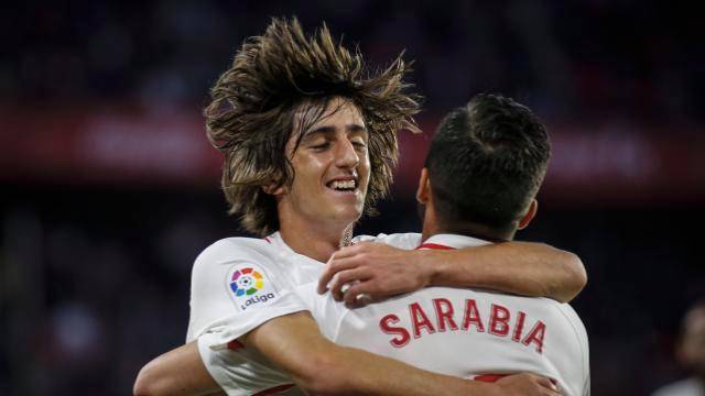 El Sevilla mira a la 'Champions' (5-0)