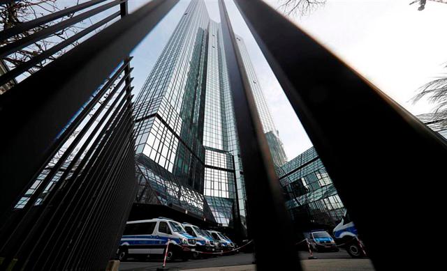 Deutsche Bank anuncia una reestructuración «radical» con un recorte de 18.000 empleos