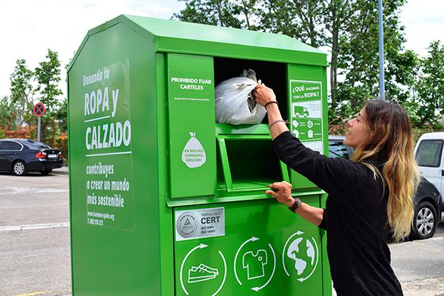 Los vecinos de Utrera reciclaron 140 toneladas de ropa, textil y calzado usado durante 2018