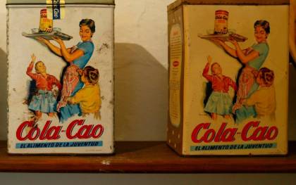 Imagen de una de las primeras latas de Cola Cao. / Paco Cazalla