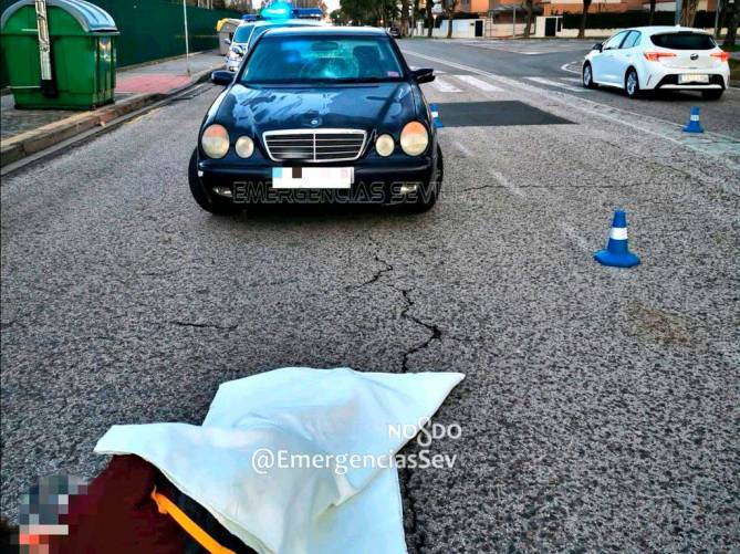 Herido grave un joven tras ser atropellado en un paso de cebra en Sevilla Este
