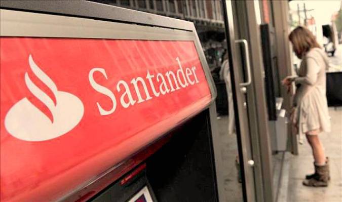 Santander ofrece prejubilaciones desde 55 años con el 75 % del sueldo