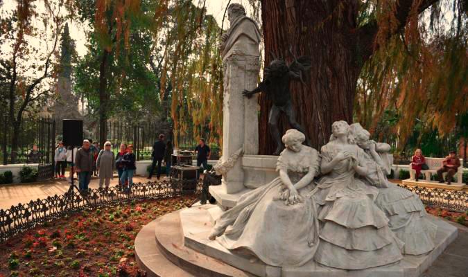 Glorieta de Bécquer, en el Parque de María Luisa, lugar donde se celebra una de las actividades de Engranajes Culturales para el día de San Valentín.