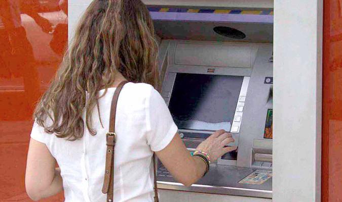 Polémica en Los Palacios y Villafranca por la falta de cajeros automáticos en sus pedanías