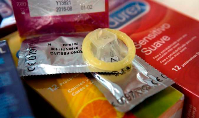 La Policía confisca 345.000 condones usados para revender 