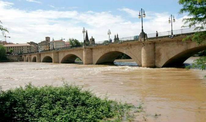 El río Ebro a su paso por Logroño. / EFE