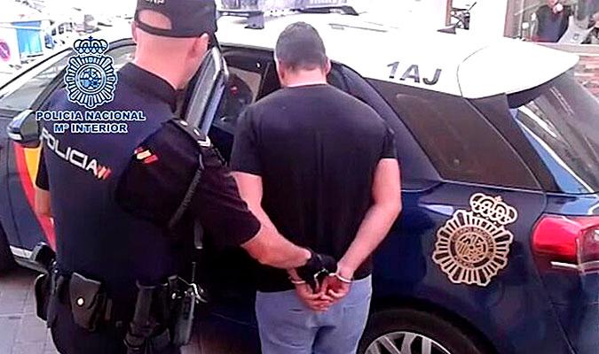 Una imagen de archivo de una detención policial. / El Cor+reo