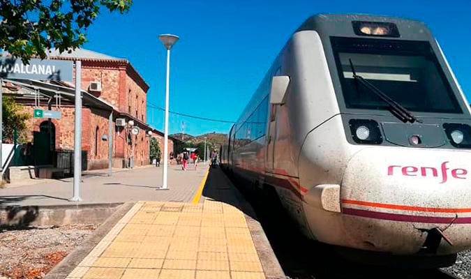 Un fallecido y un herido grave al ser arrollados por un tren en la estación del Higuerón