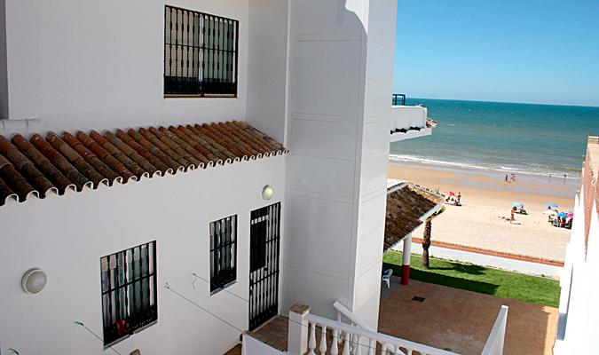 Imagen de la residencia de San Juan en Matalascañas. / El Correo