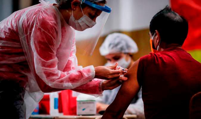 La OMS pone fecha para las vacunaciones masivas contra el Covid