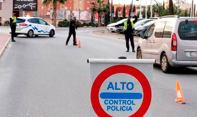 Una treintena de municipios andaluces sale del cierre perimetral al bajar su tasa de incidencia