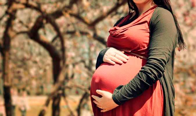 Embarazadas reivindican en la red su derecho a un parto respetado en el 8M
