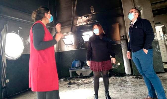 Sale ardiendo el consultorio de la pedanía de Maribáñez en Los Palacios