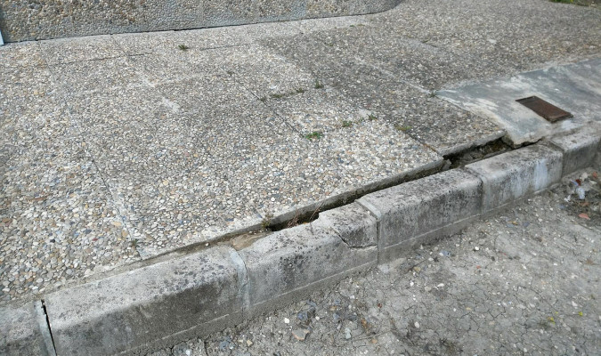 Imagen de una de los defectos tras los problemas de cimentación. / El Correo