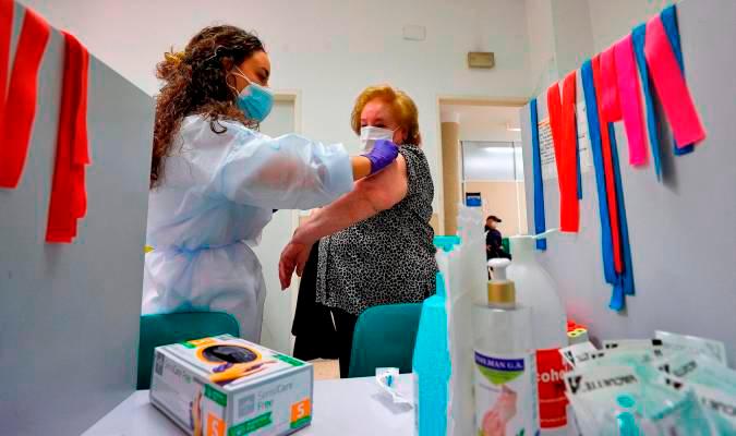 Suspenden la campaña de vacunación contra la gripe en La Algaba
