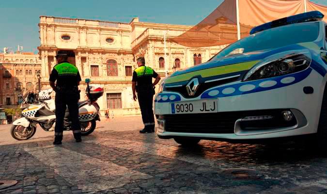 Detenido un policía local como presunto autor de malos tratos a su pareja en Sevilla