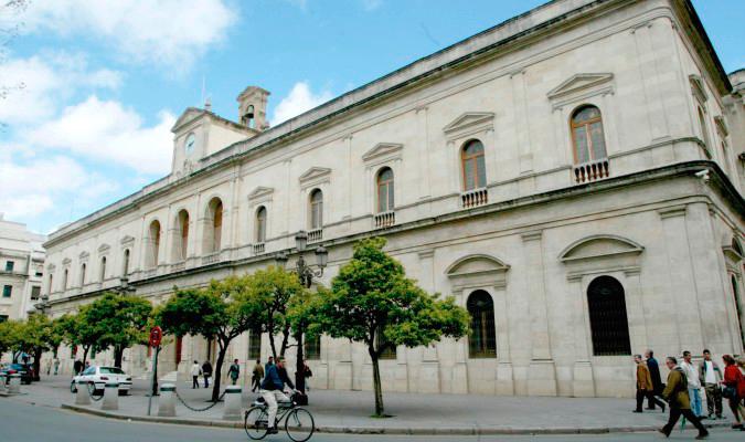 El Ayuntamiento de Sevilla amplía la oferta de empleo público. / El Correo