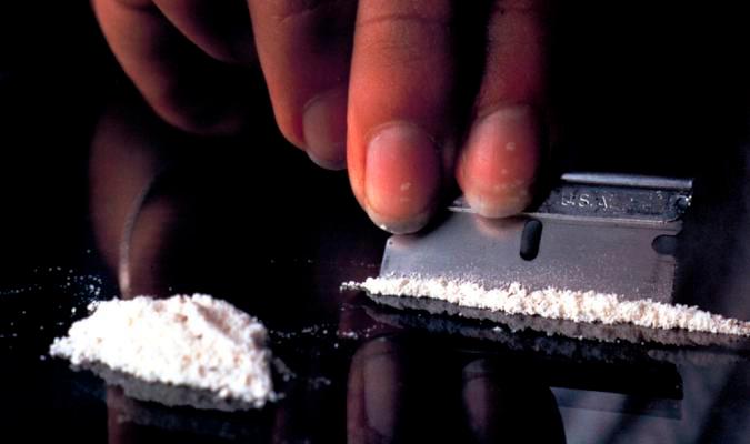 Llama a la Policía para encontrar 40.000 euros en cocaina que había perdido